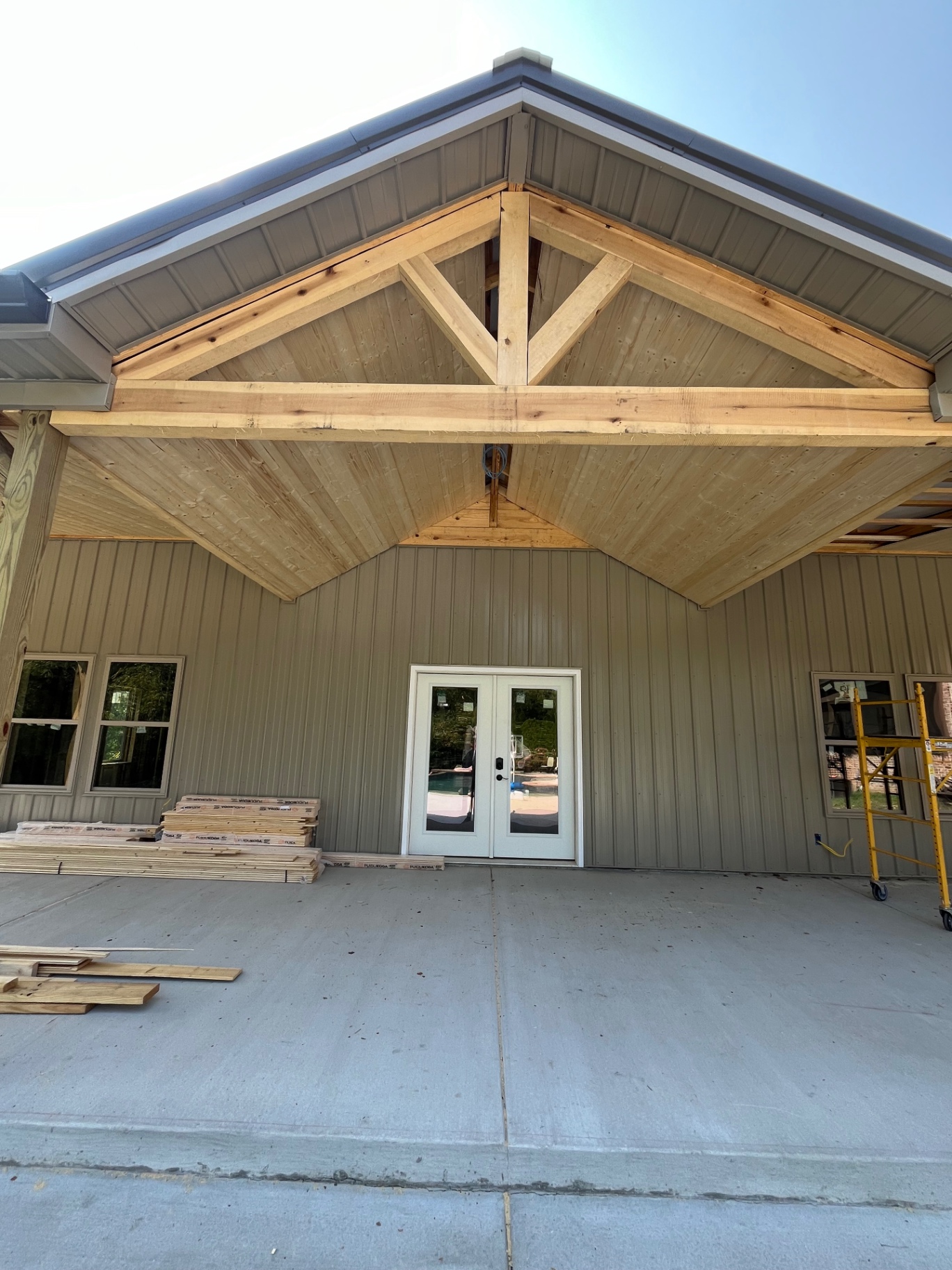 Covered pavilion with timber trusses